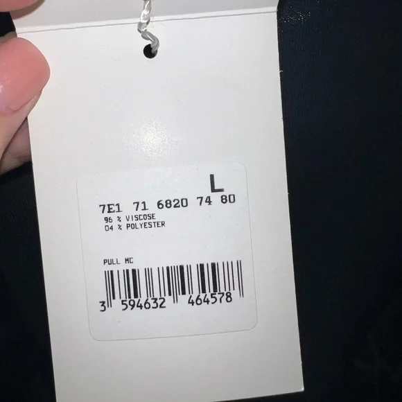 Givenchy NWT sweater top. - Picture 6 of 9